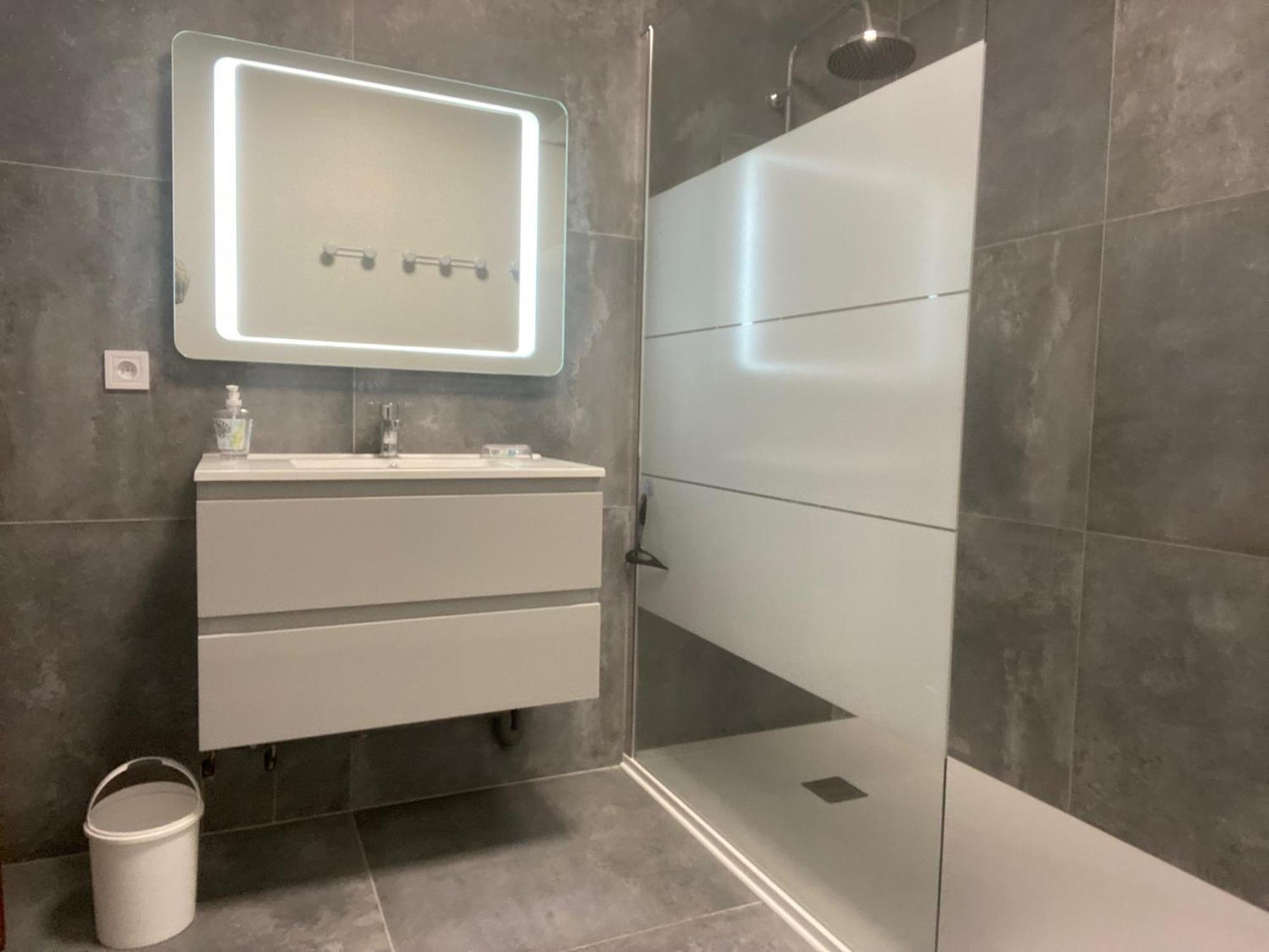 Spacious Flat Close To The Railway Station Τρουά Δωμάτιο φωτογραφία