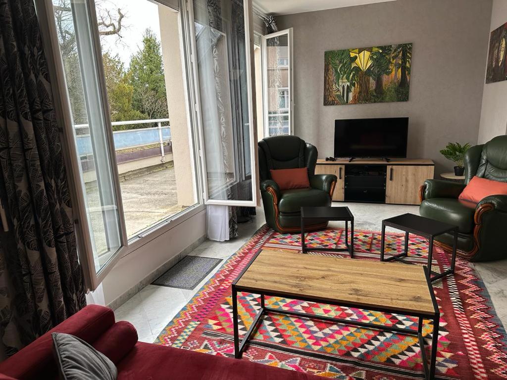 Spacious Flat Close To The Railway Station Τρουά Δωμάτιο φωτογραφία