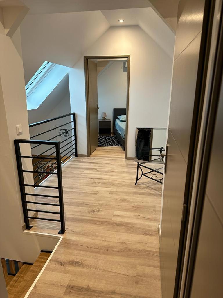 Spacious Flat Close To The Railway Station Τρουά Δωμάτιο φωτογραφία