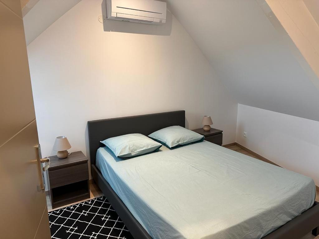 Spacious Flat Close To The Railway Station Τρουά Δωμάτιο φωτογραφία