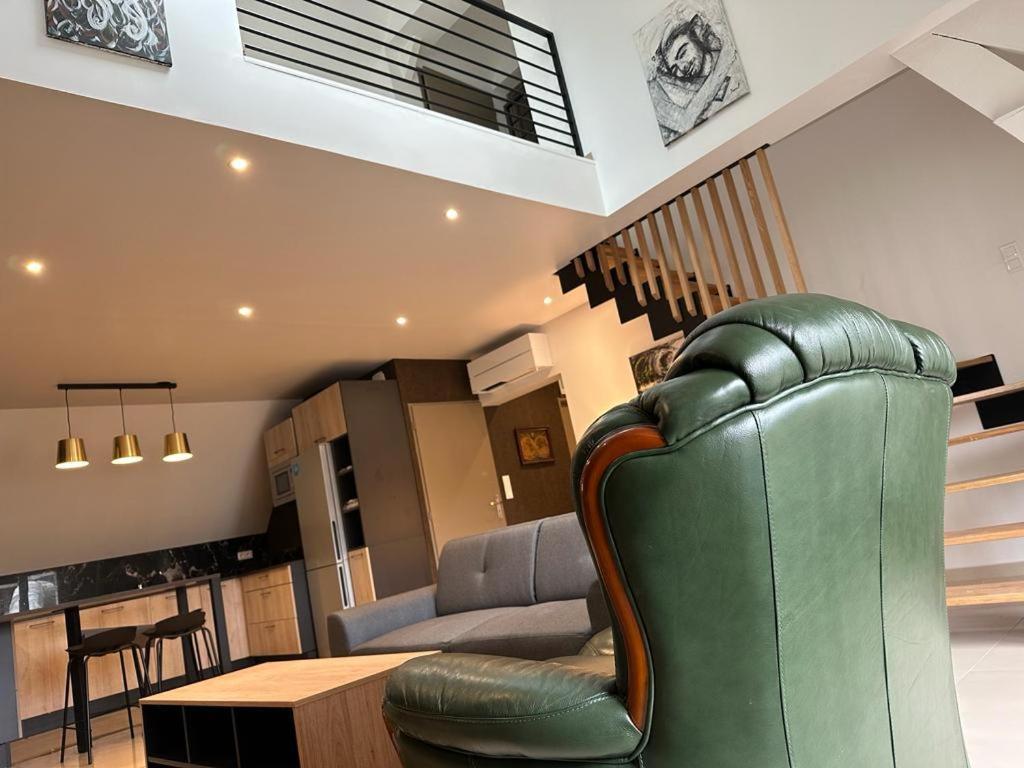 Spacious Flat Close To The Railway Station Τρουά Δωμάτιο φωτογραφία