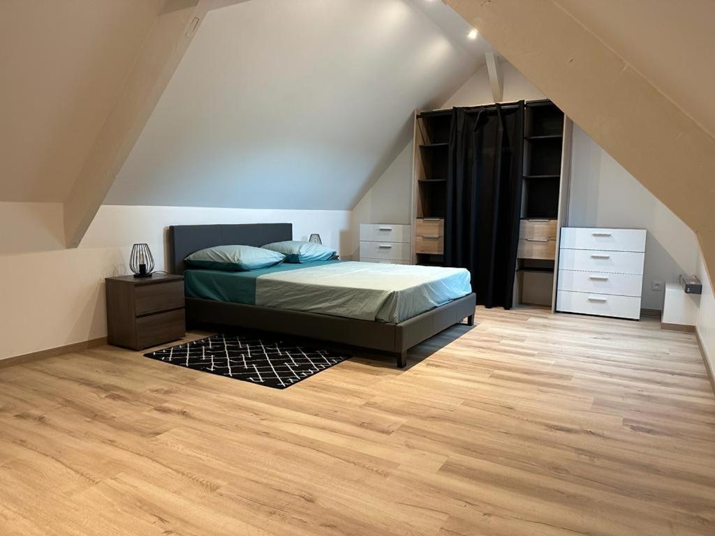 Spacious Flat Close To The Railway Station Τρουά Δωμάτιο φωτογραφία